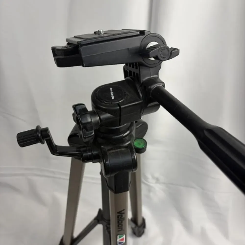 Velbon S-4000 Tripod with PH-156Q Pan-Tilt Head and Quick Release Plate, Used